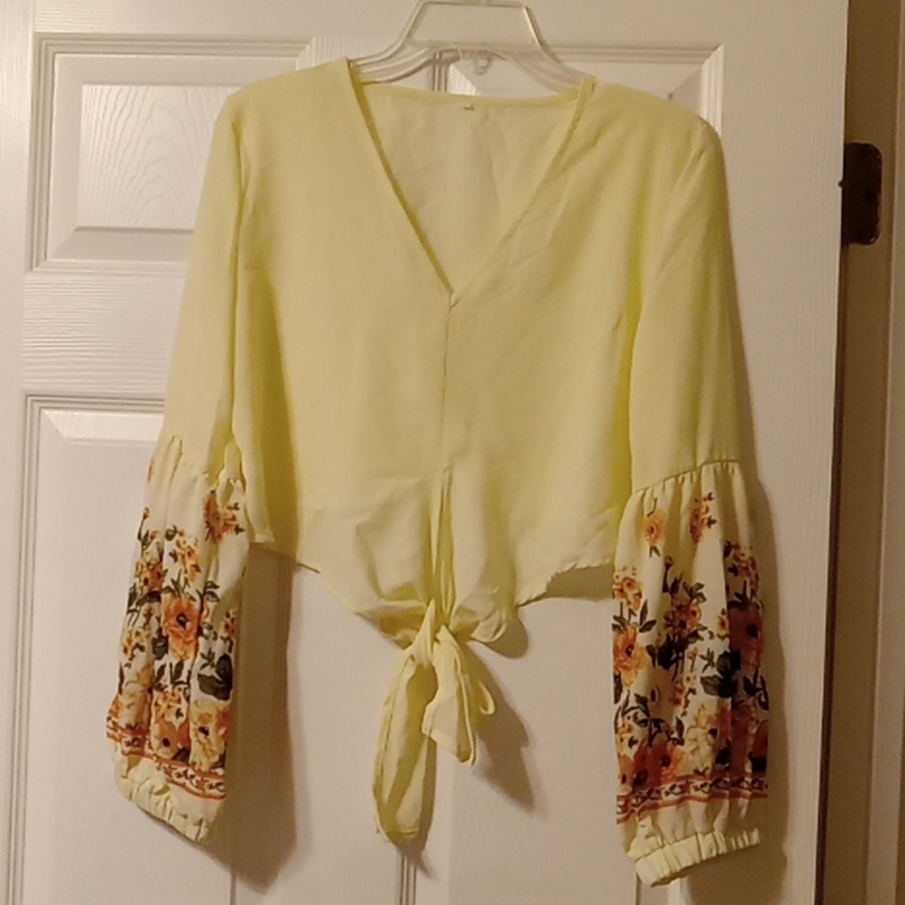 Not sure of brand size large crop top #341